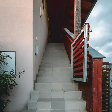 Moninec A4 Pro Az 6 Osob S Vyhledem Na Sjezdovku I Do Krajiny Apartment Sedlec-Prcice