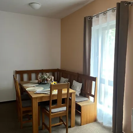 Monínec A4 Pro Až 6 Osob *