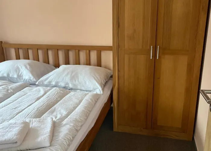 Moninec A4 Pro Az 6 Osob S Vyhledem Na Sjezdovku I Do Krajiny * Sedlec-Prcice